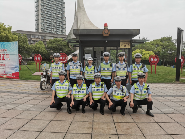 慈溪市局交通警察大队城区中队新市府岗